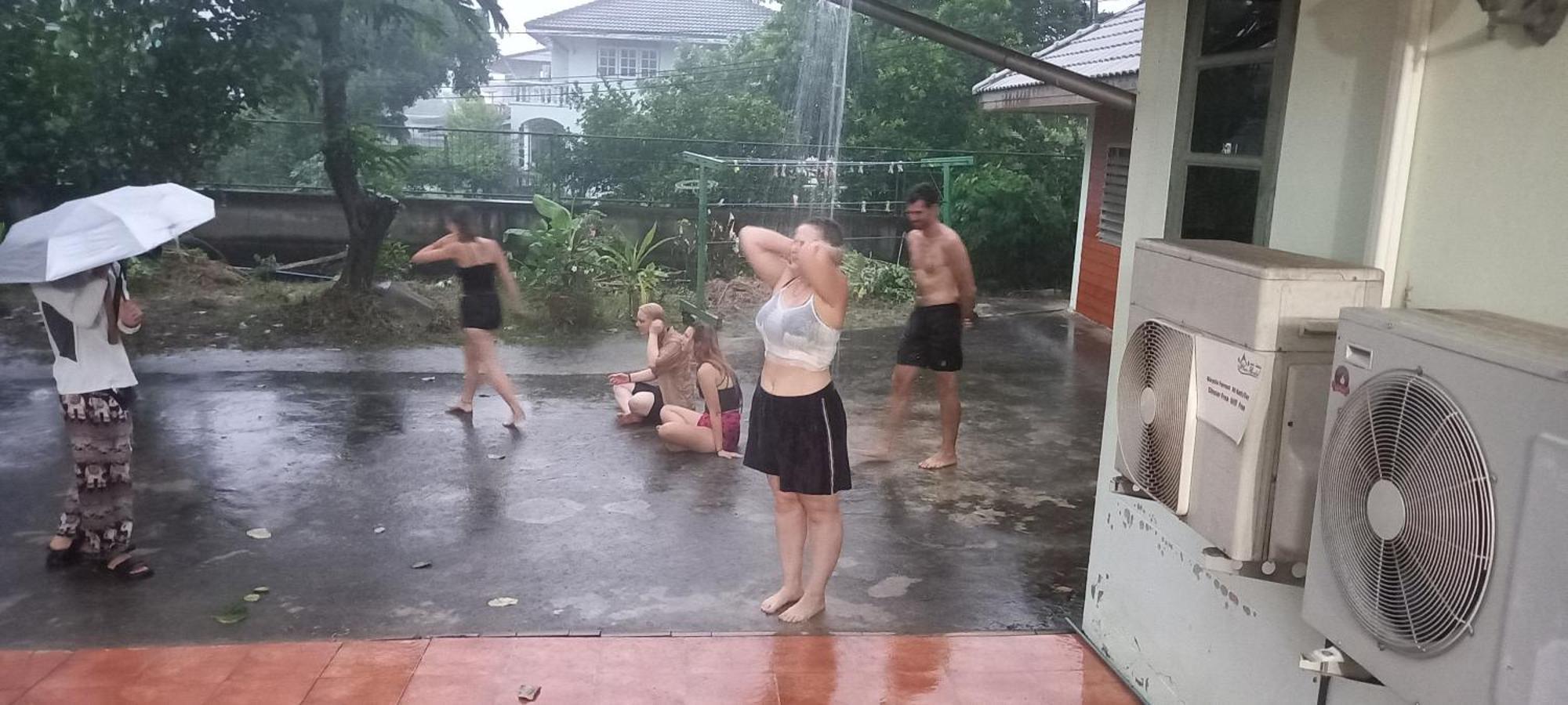 Plus Hostel Ayutthaya Bagian luar foto
