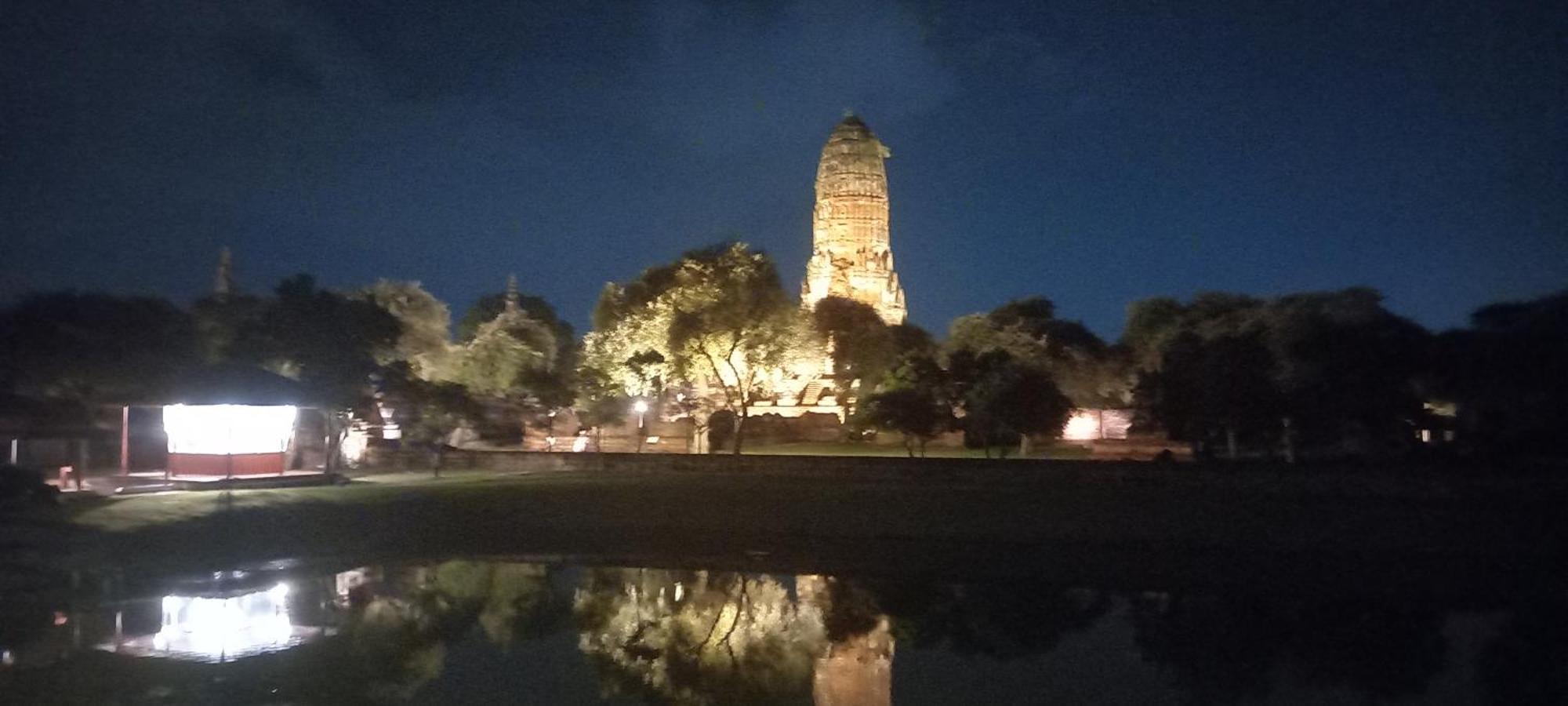 Plus Hostel Ayutthaya Bagian luar foto