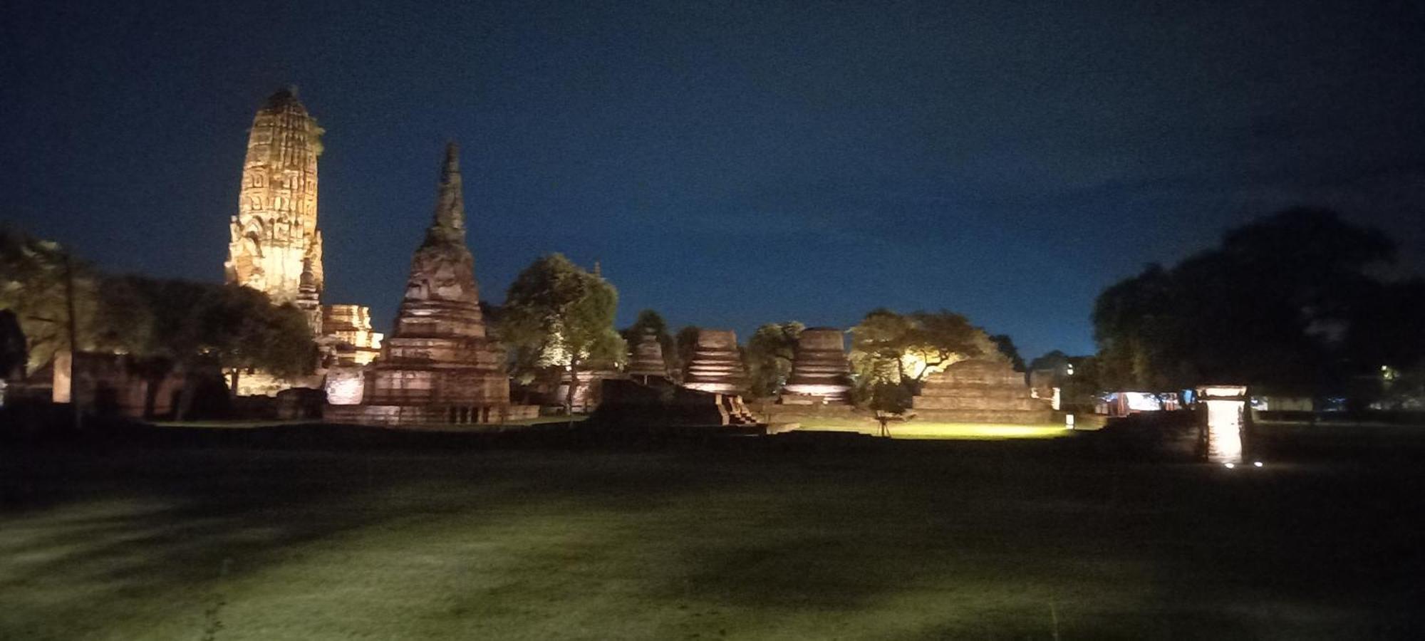 Plus Hostel Ayutthaya Bagian luar foto