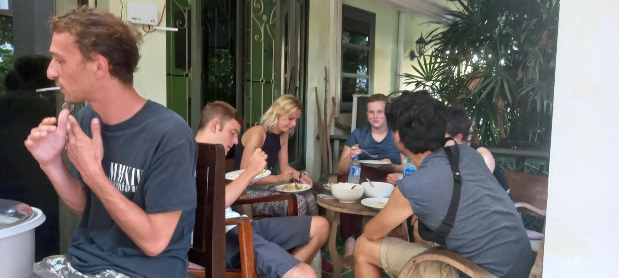 Plus Hostel Ayutthaya Bagian luar foto