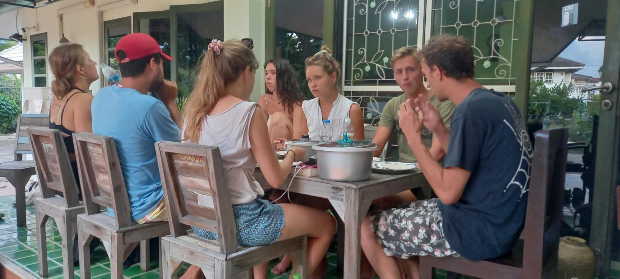 Plus Hostel Ayutthaya Bagian luar foto